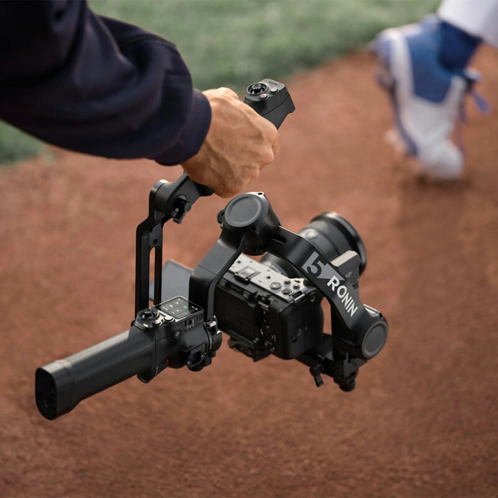 Kleine DJI Neo drone weegt nog minder dan je smartphone